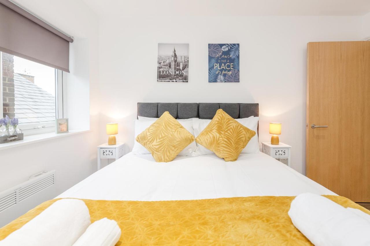 Watford Town Centre, Serviced One Bed Flat With Choice Of King Or Twin Beds, Sleeps Up To 4 Sharing, Free Wifi And Free Movies London Exteriör bild