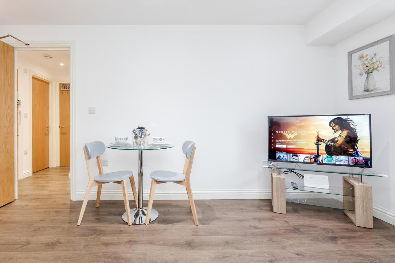 Watford Town Centre, Serviced One Bed Flat With Choice Of King Or Twin Beds, Sleeps Up To 4 Sharing, Free Wifi And Free Movies London Exteriör bild
